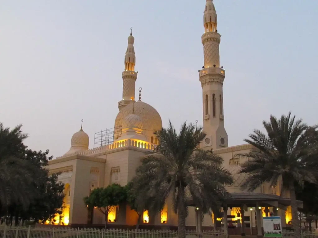 Praise the Tranquility of Jumeirah Mosque