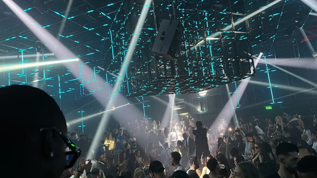 The Avenue Club